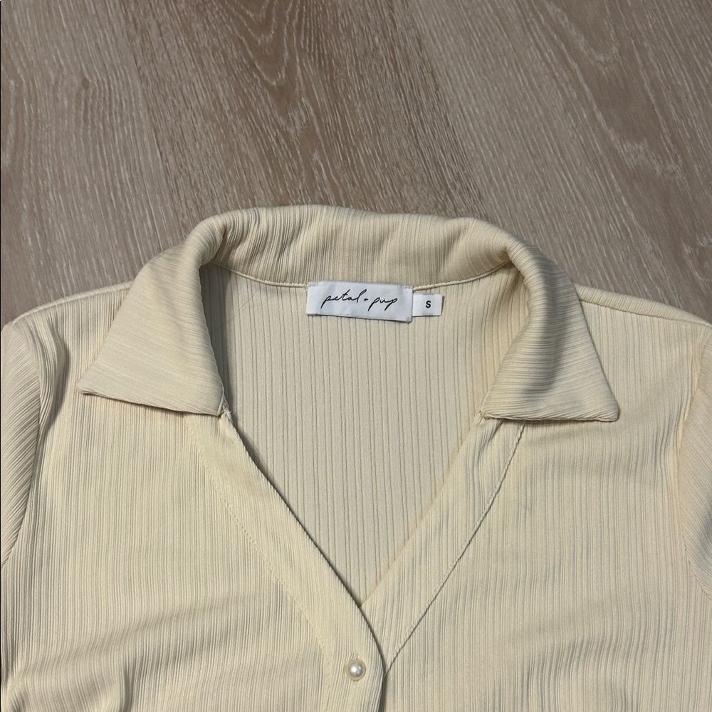 Petal & Pup Christina Long Sleeve Cream Ribbed Button-Up Top Sz Small - Picture 6 of 7